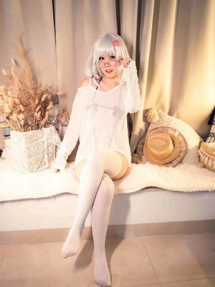 欧美大白屁股女人_高清免费观看最新