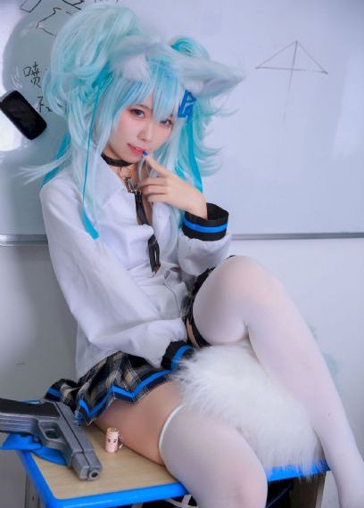 欧美遮副乳走秀4k_BD韩语免费观看超清