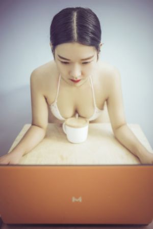 欧美激情精品一区二区三区_蓝光免费在线观看